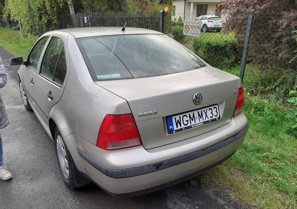 Volkswagen Bora cena 8000 przebieg: 244000, rok produkcji 2004 z Garwolin małe 56